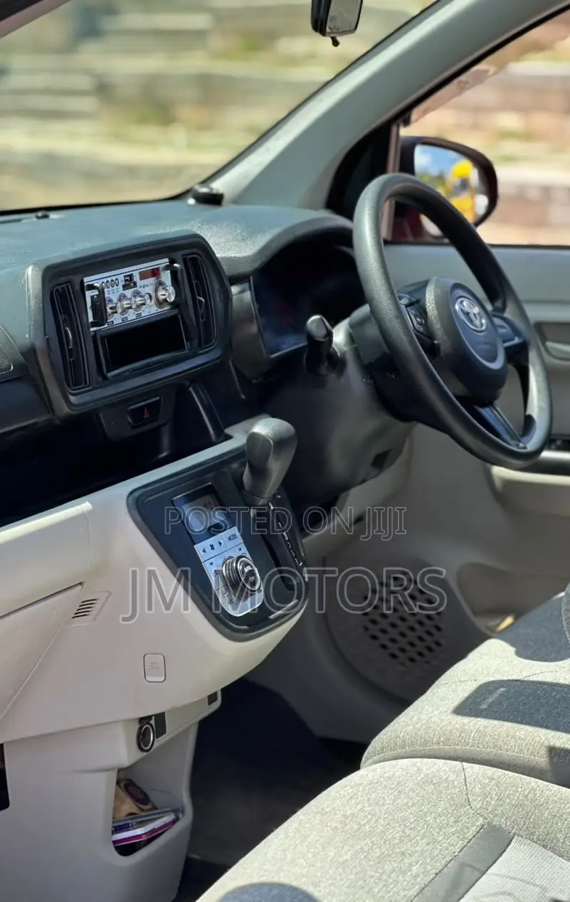 Toyota Passo 2018 Red
