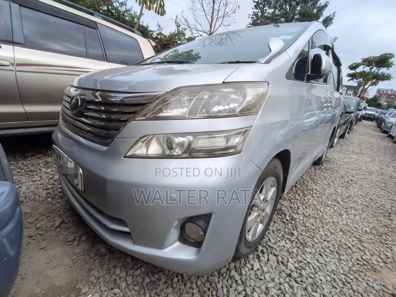 Toyota Vellfire 2009 Silver
