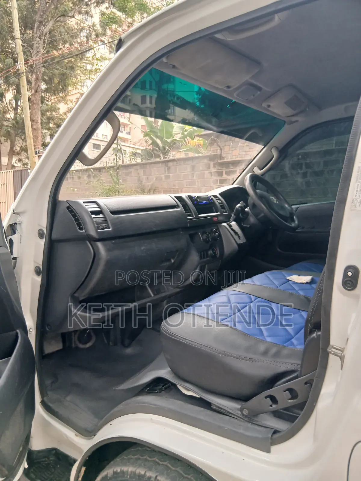 Toyota HiAce 2016 White