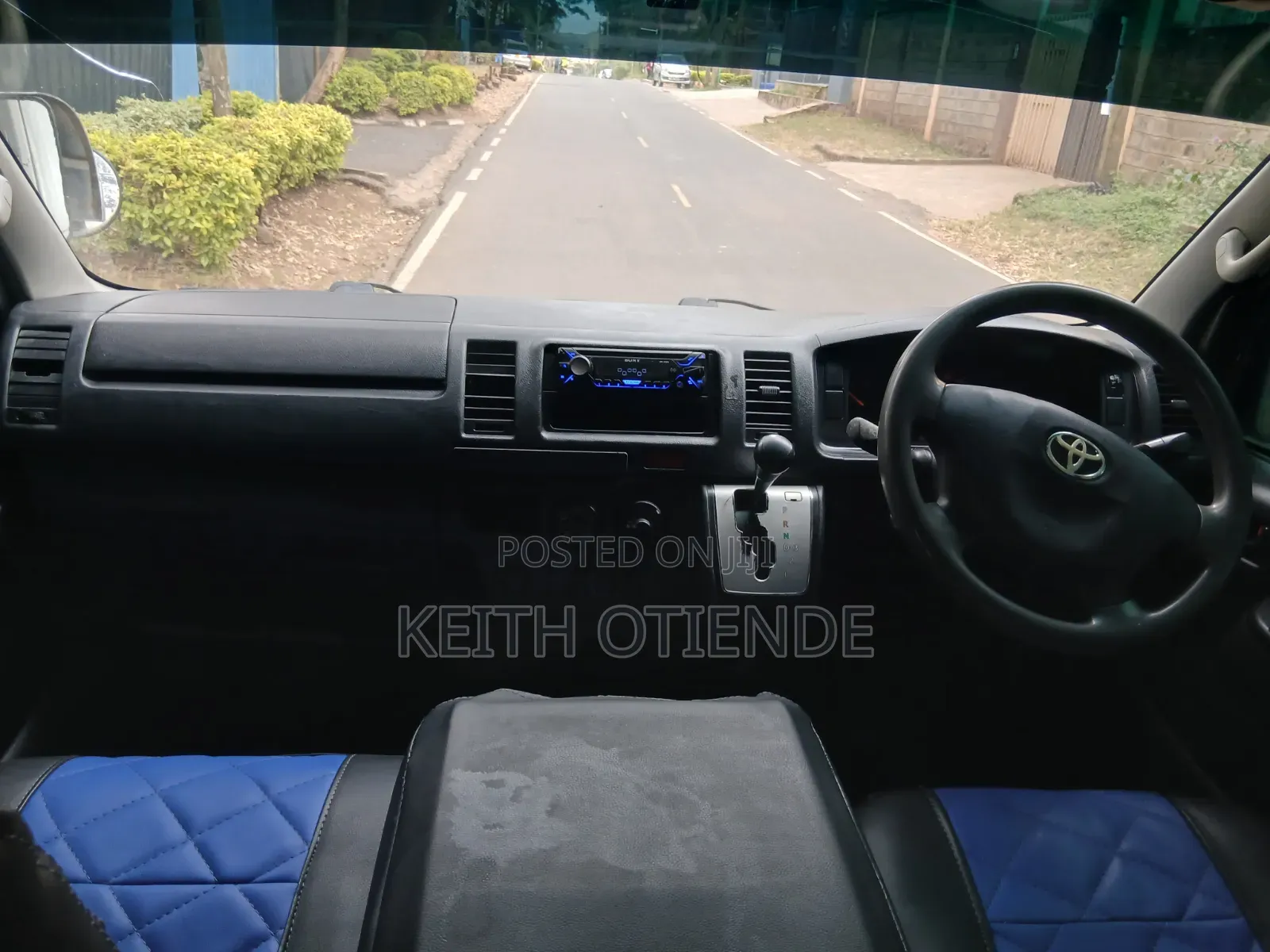 Toyota HiAce 2016 White