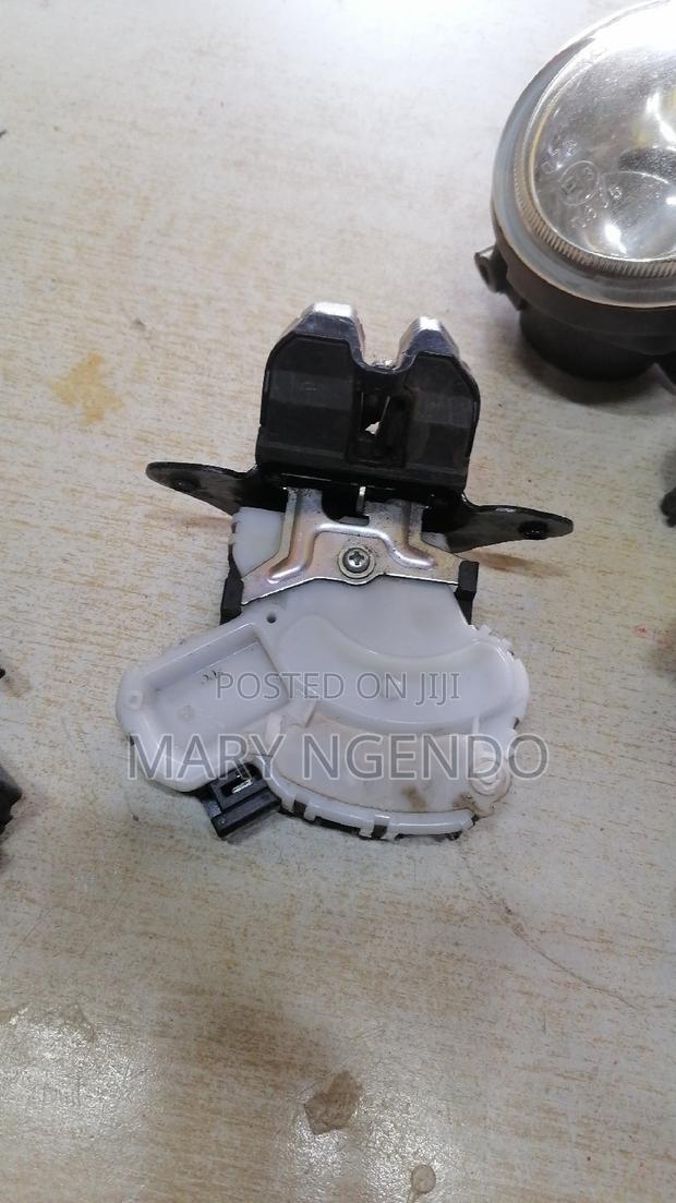 Mazda Demio Bootlock - thumbnail 2