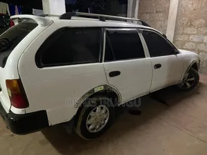 Toyota Corolla 1997 White