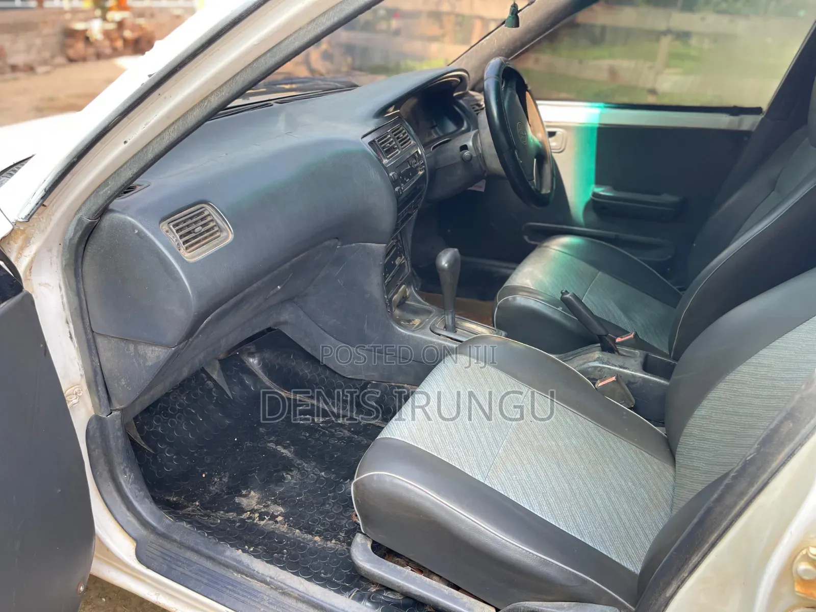 Toyota Corolla 1997 White