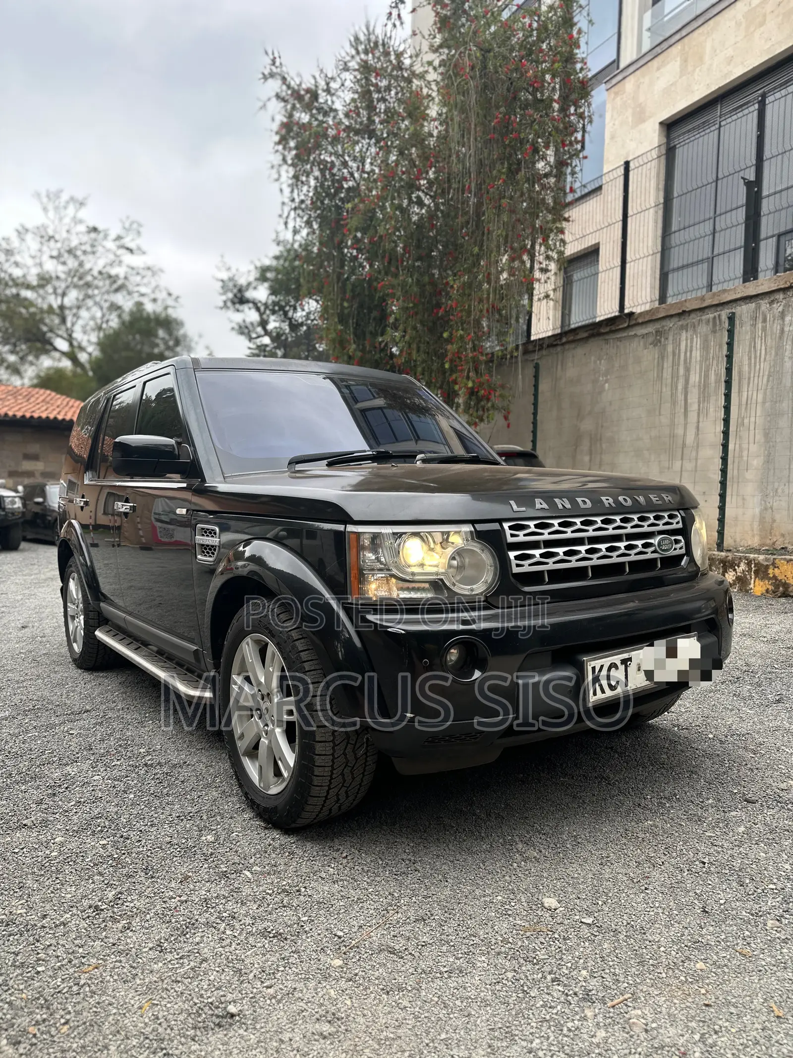 Land Rover Discovery 2011 Black