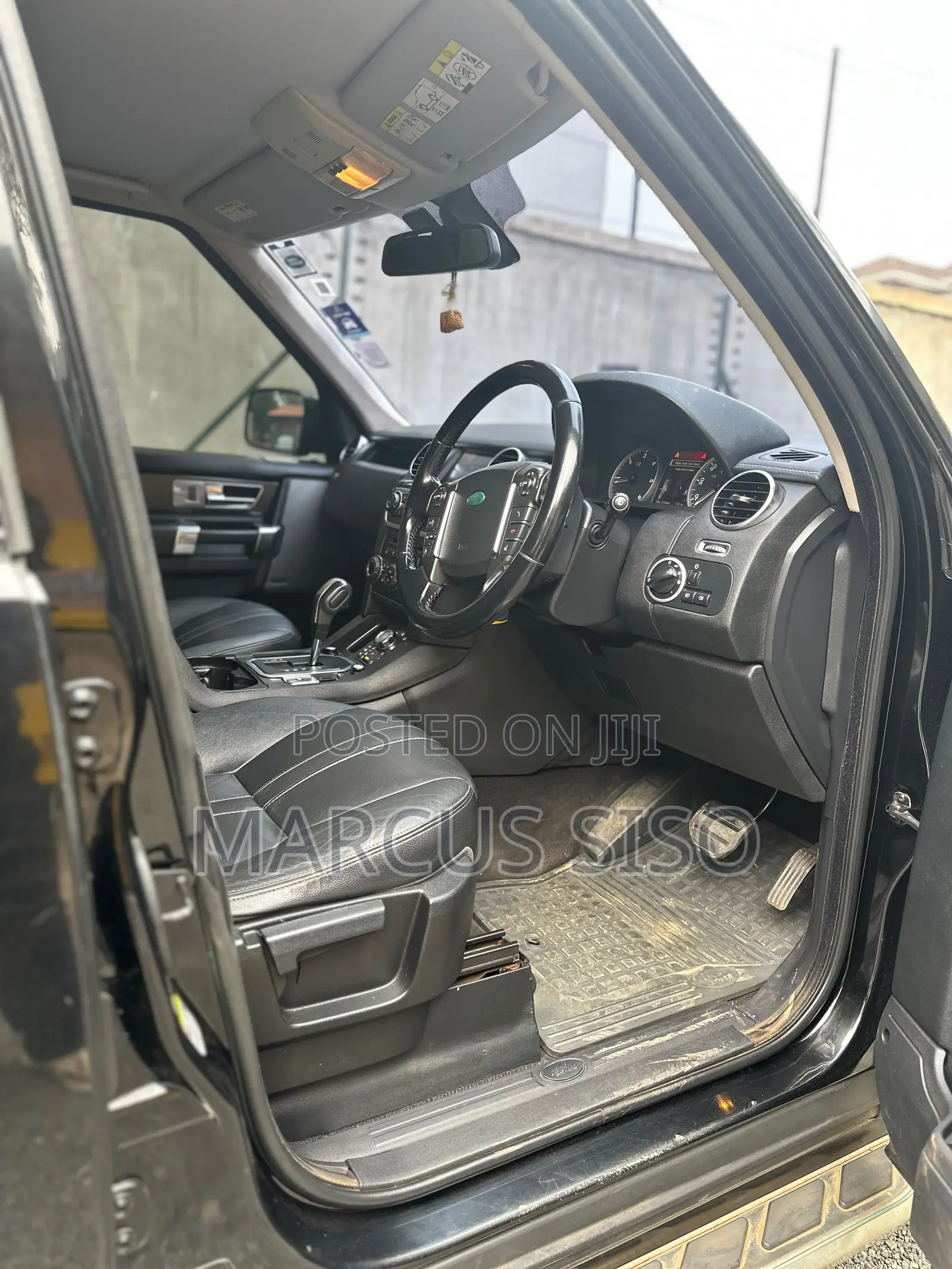 Land Rover Discovery 2011 Black