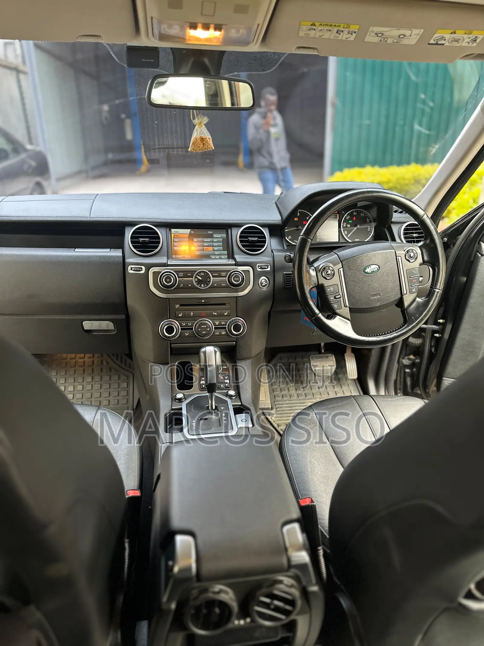 Land Rover Discovery 2011 Black