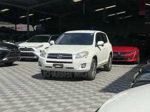 Toyota RAV4 2016 White