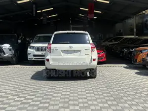 Toyota RAV4 2016 White