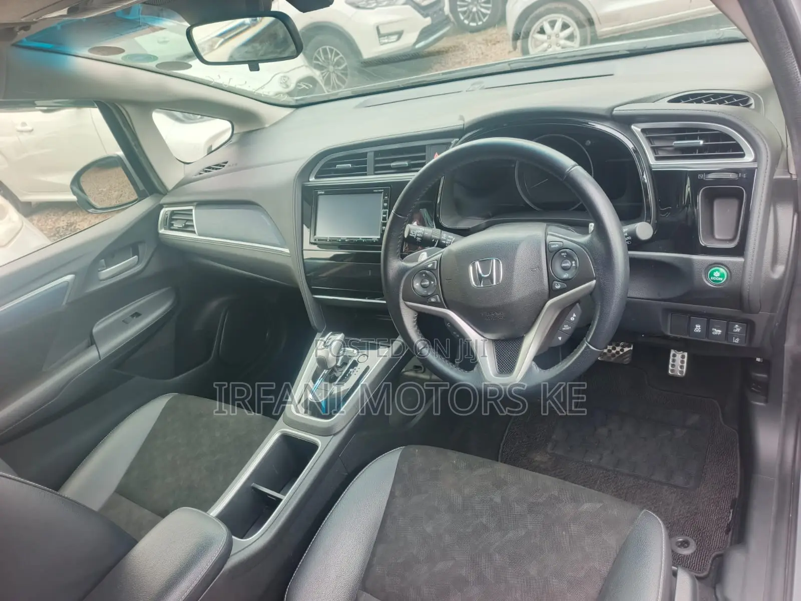 Honda Shuttle 1.5 Hybrid 2WD 2019 Silver