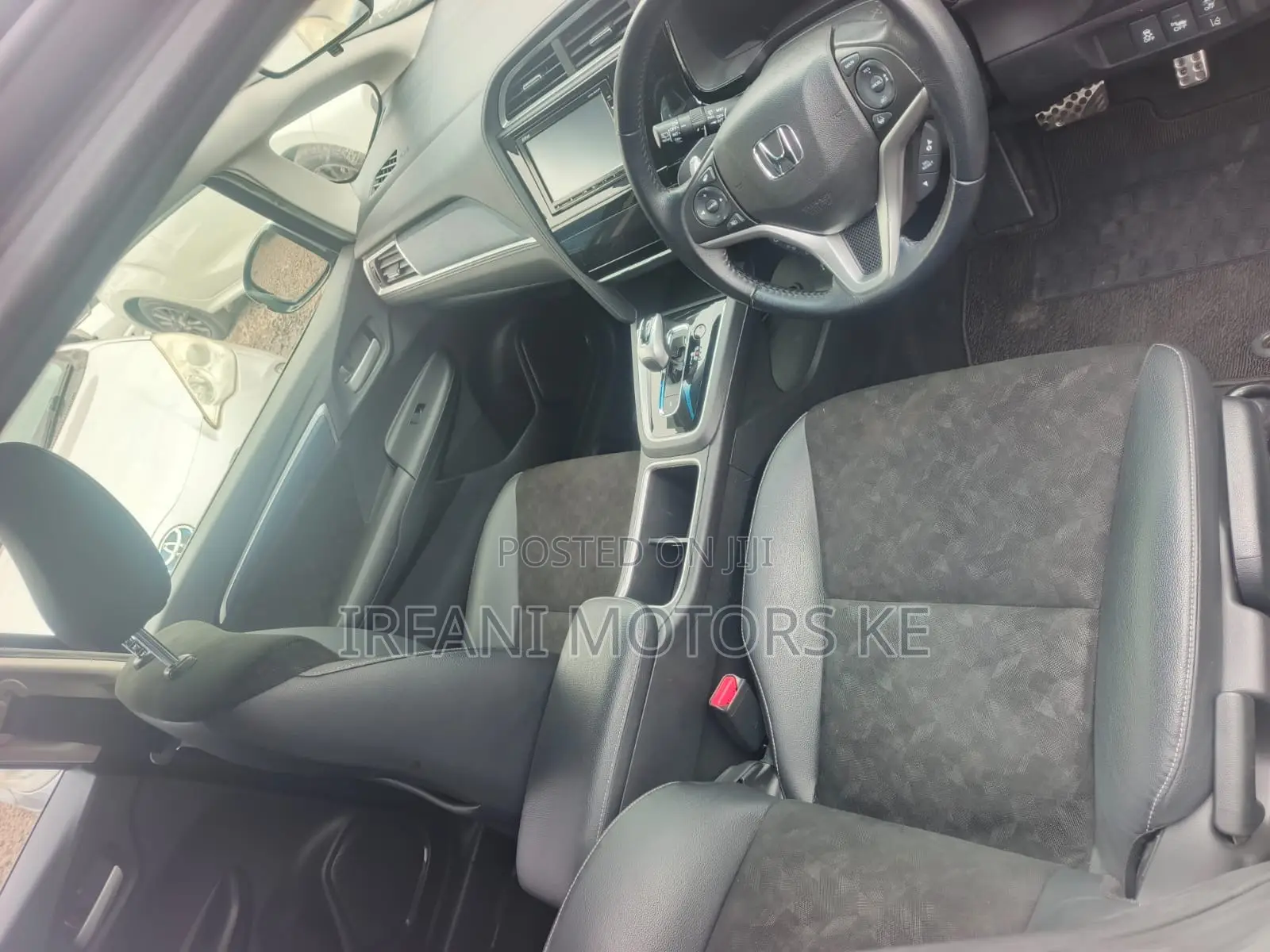 Honda Shuttle 1.5 Hybrid 2WD 2019 Silver