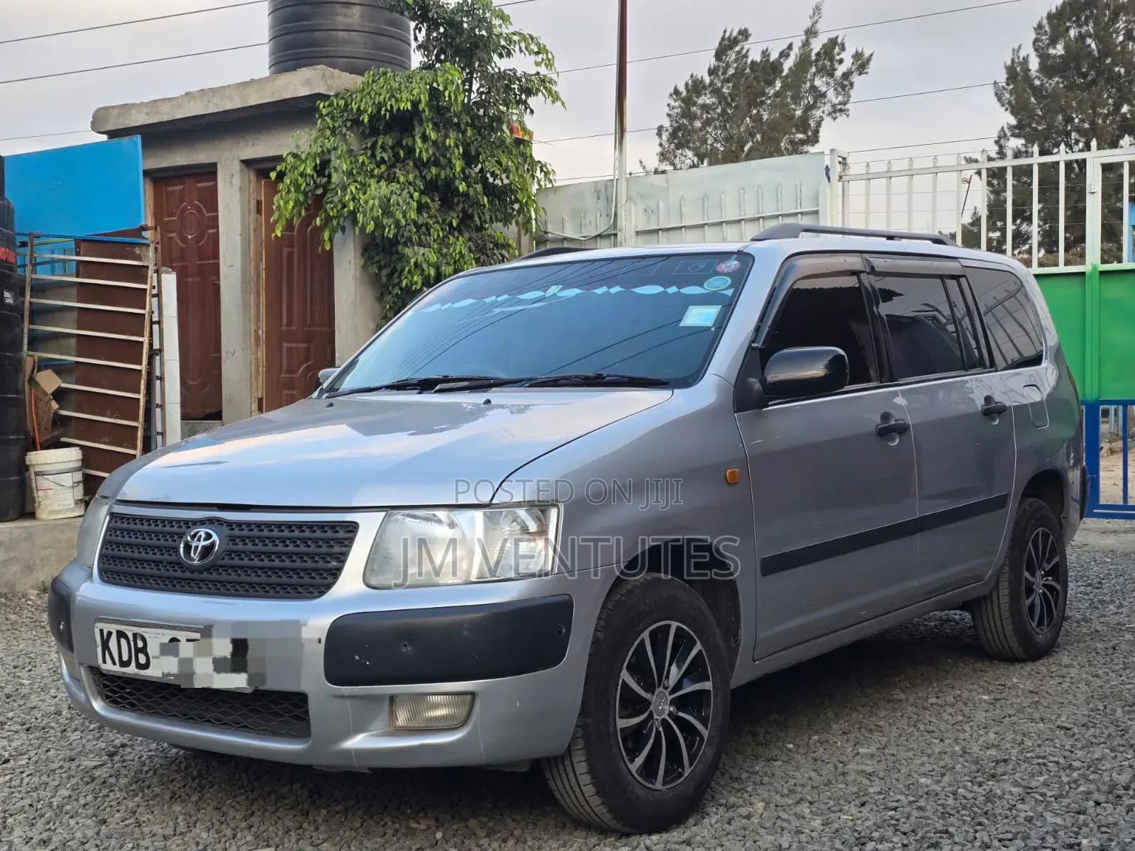 Toyota Succeed SV Premium 2014 Silver