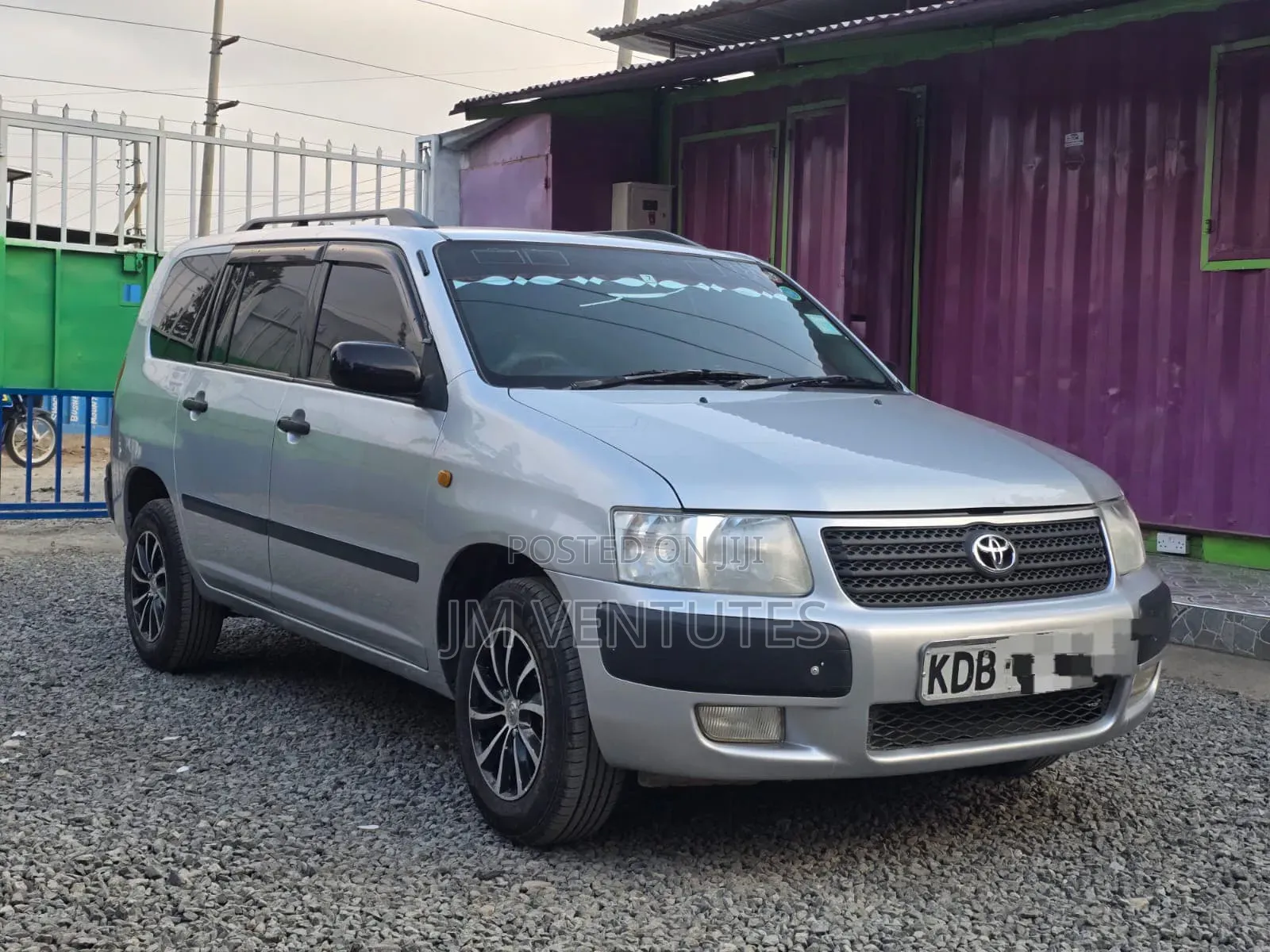 Toyota Succeed SV Premium 2014 Silver