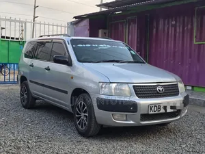 Toyota Succeed SV Premium 2014 Silver