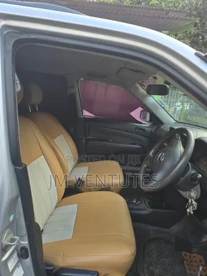 Toyota Succeed SV Premium 2014 Silver