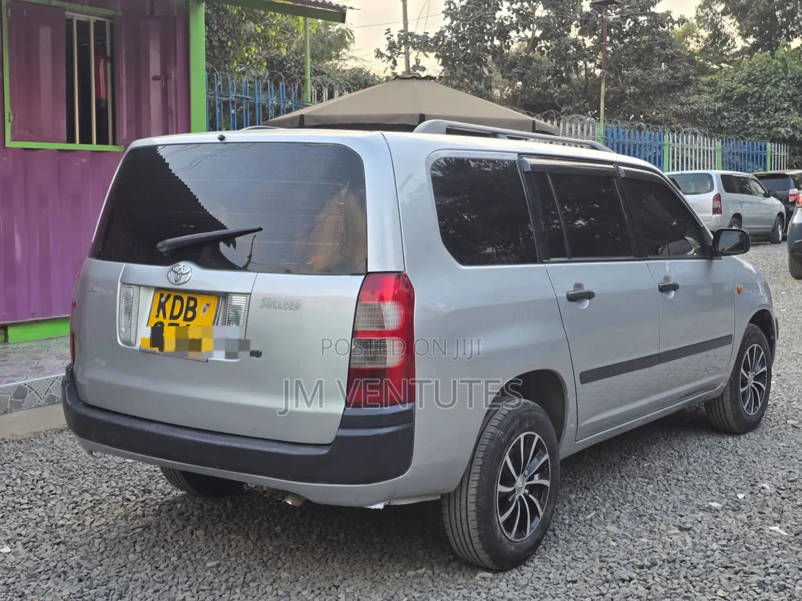 Toyota Succeed SV Premium 2014 Silver
