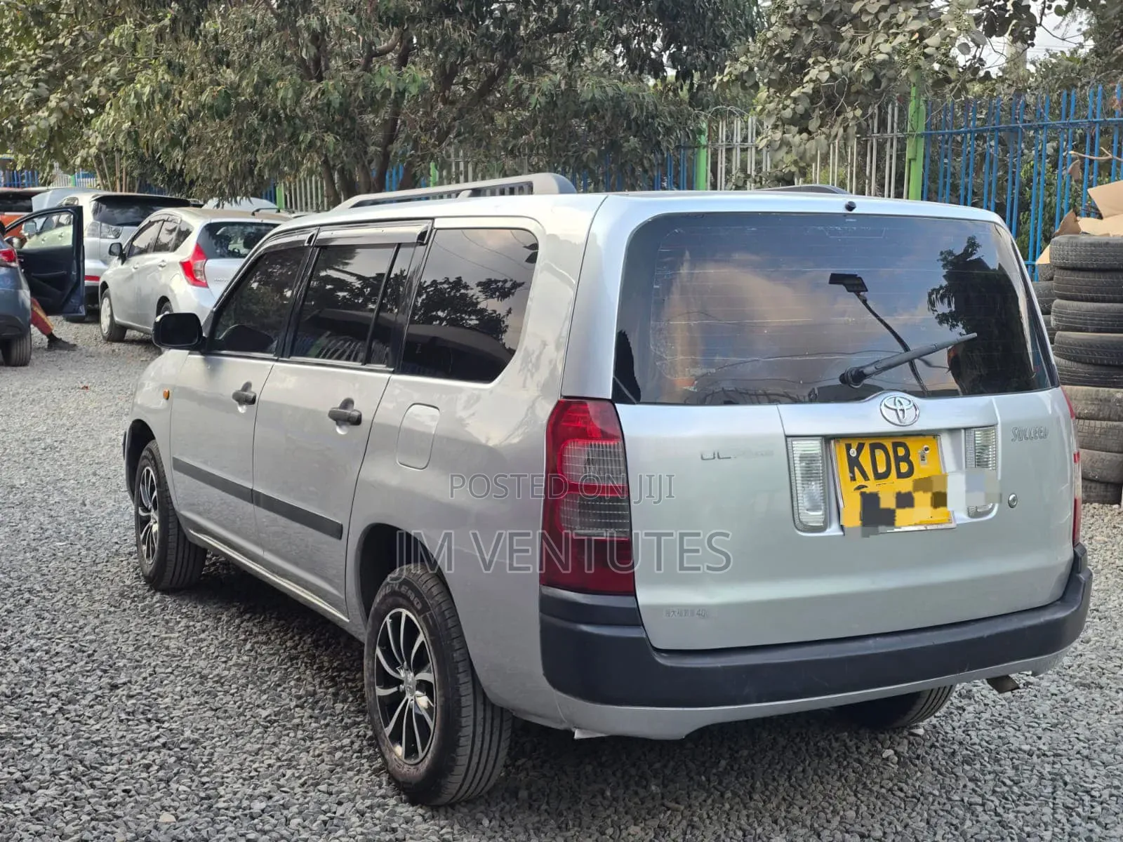 Toyota Succeed SV Premium 2014 Silver
