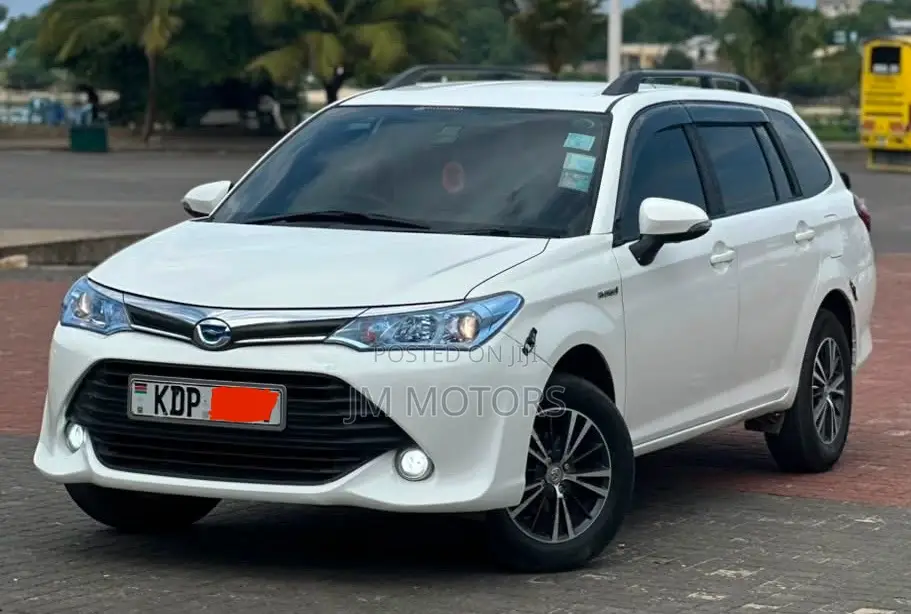 Toyota Corolla Fielder 2016 White