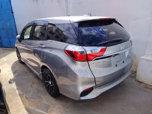Honda Fit Shuttle 2019 Silver