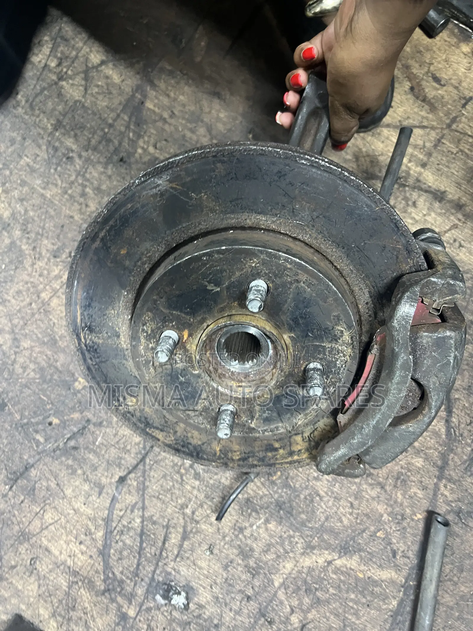 Front Hub Nissan Tiida