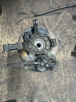 Front Hub Nissan Tiida