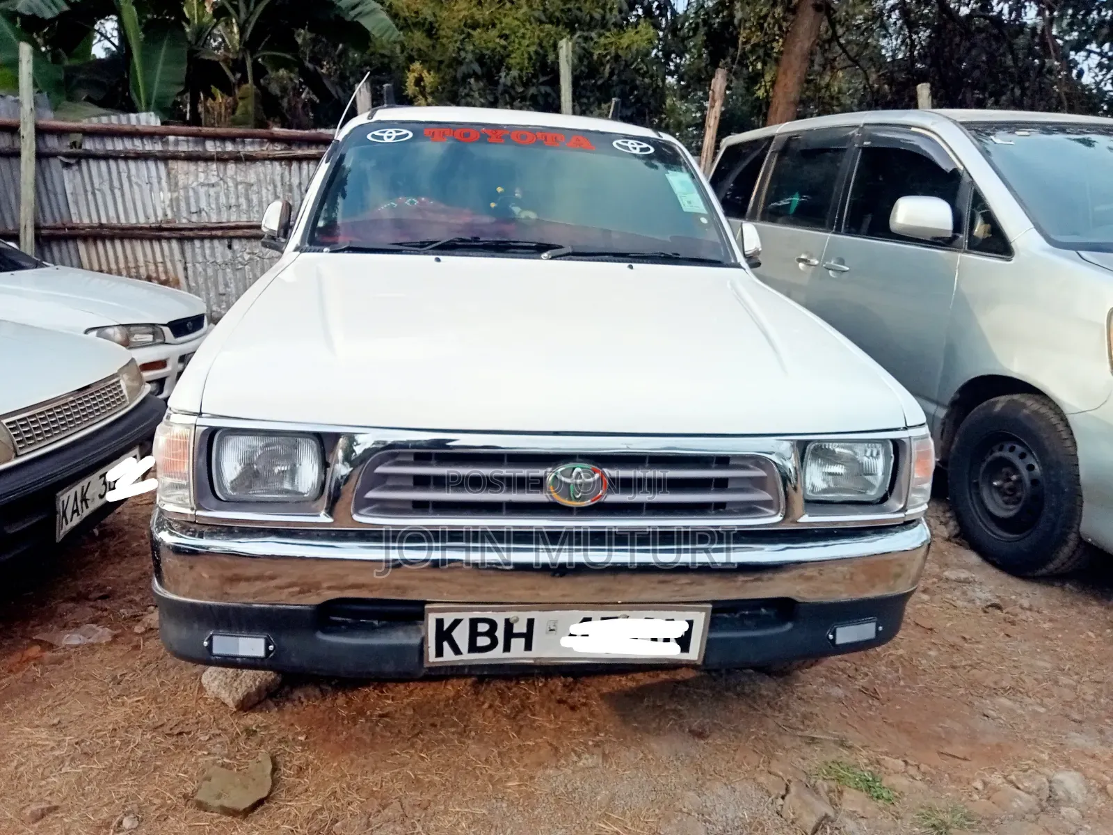 Toyota Hilux 1999 White