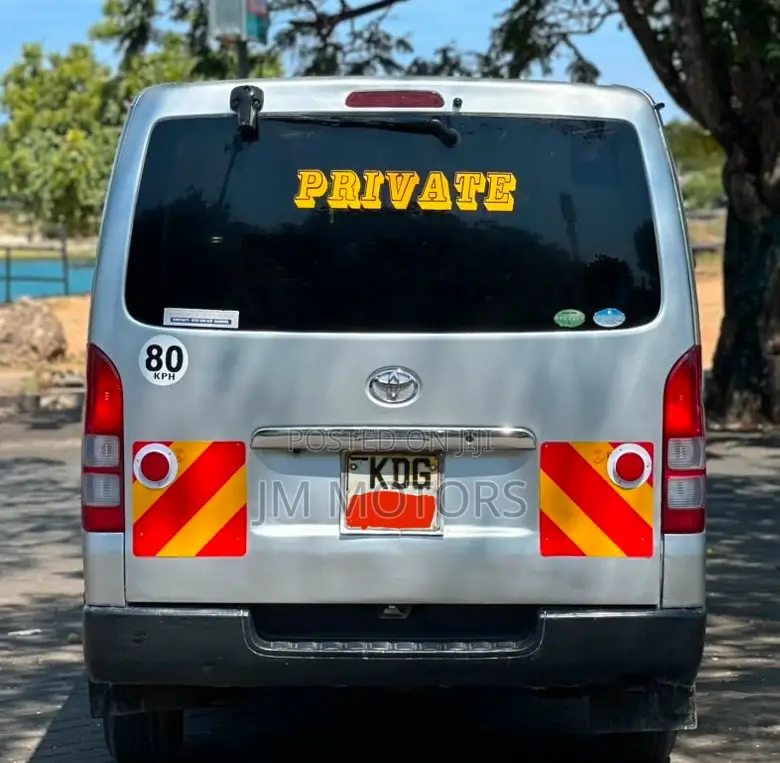 Toyota HiAce 2014 Silver