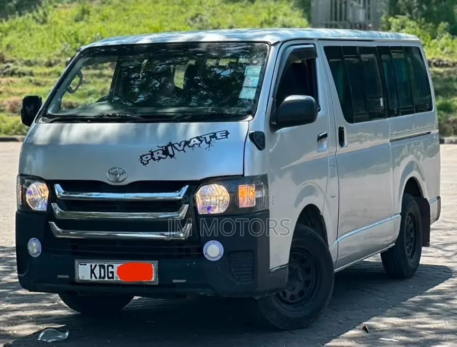 Toyota HiAce 2014 Silver