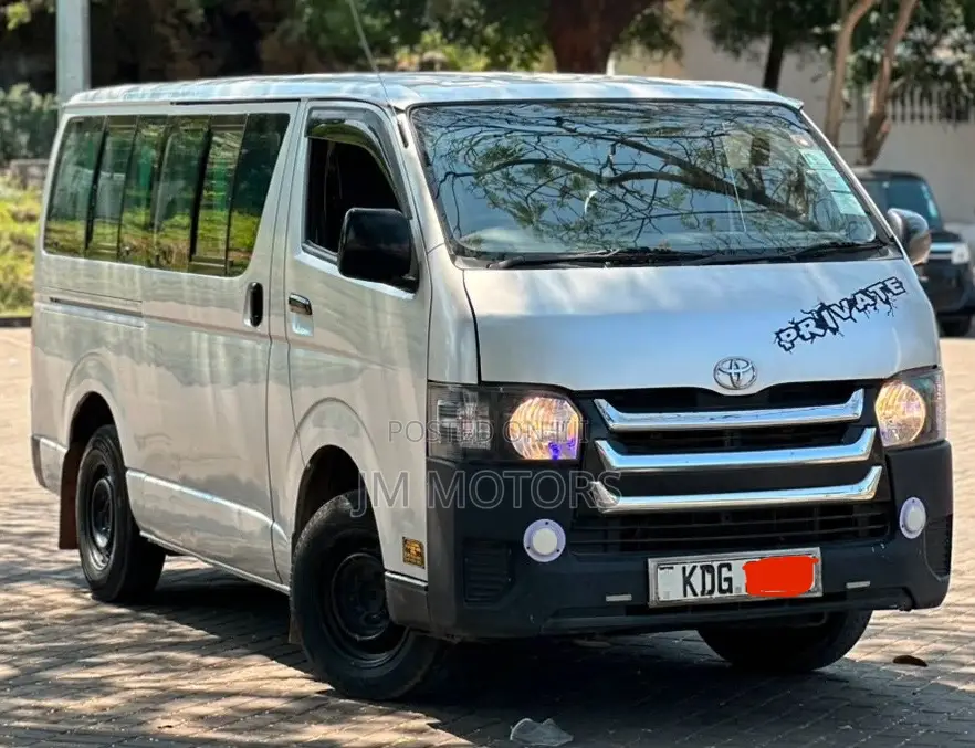 Toyota HiAce 2014 Silver