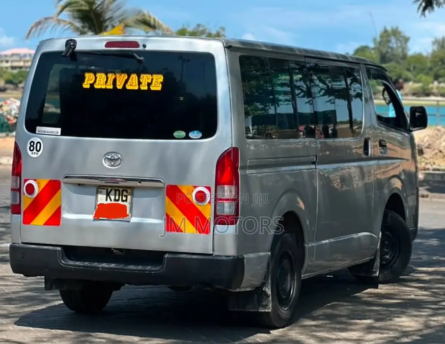 Toyota HiAce 2014 Silver