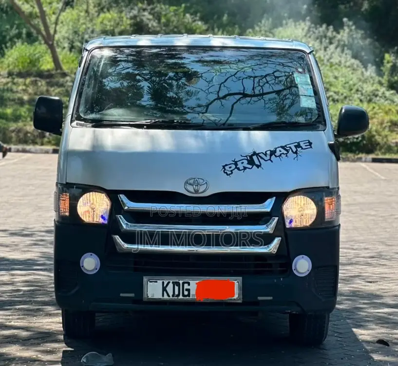Toyota HiAce 2014 Silver