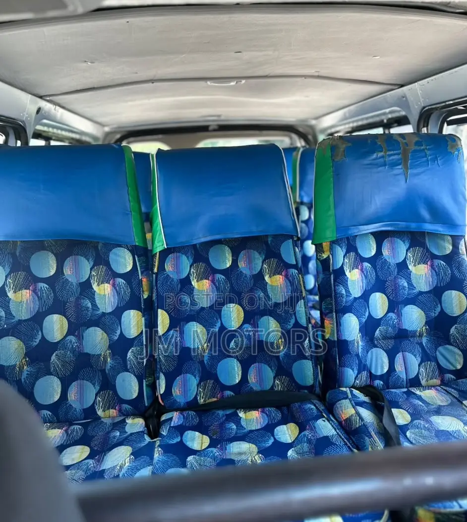 Toyota HiAce 2014 Silver