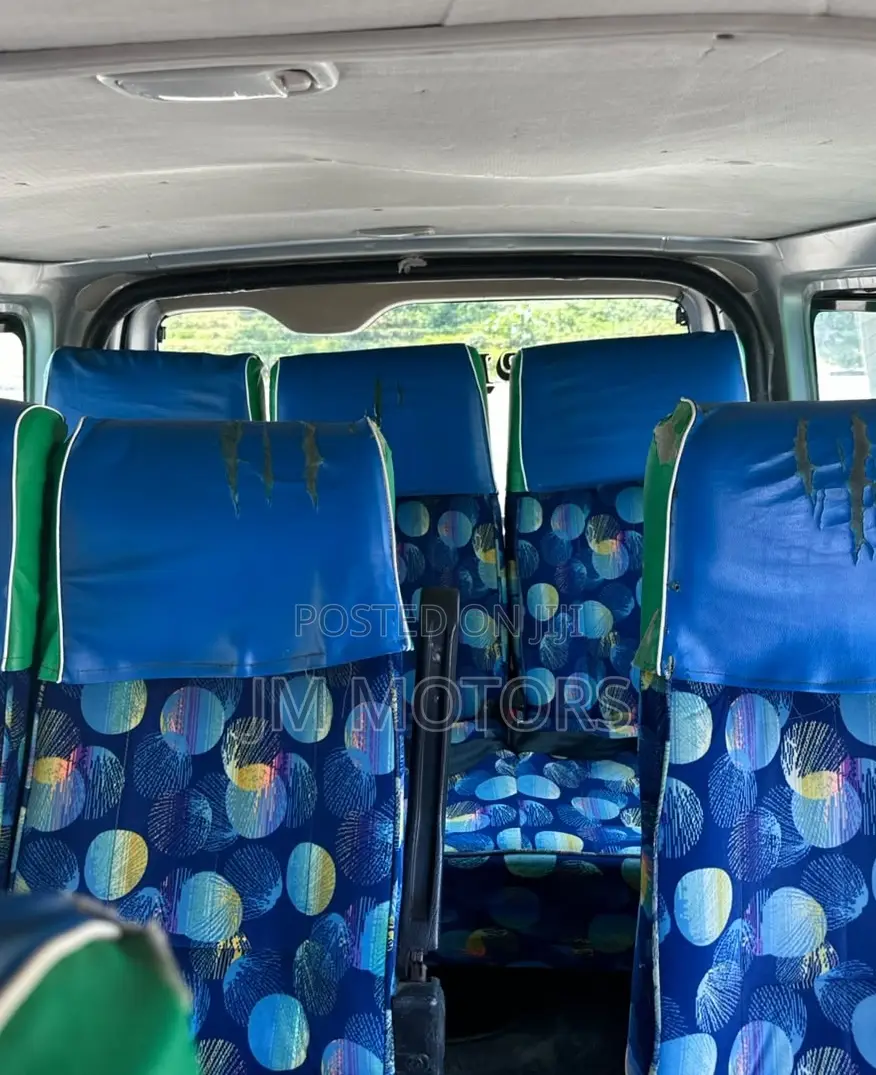 Toyota HiAce 2014 Silver