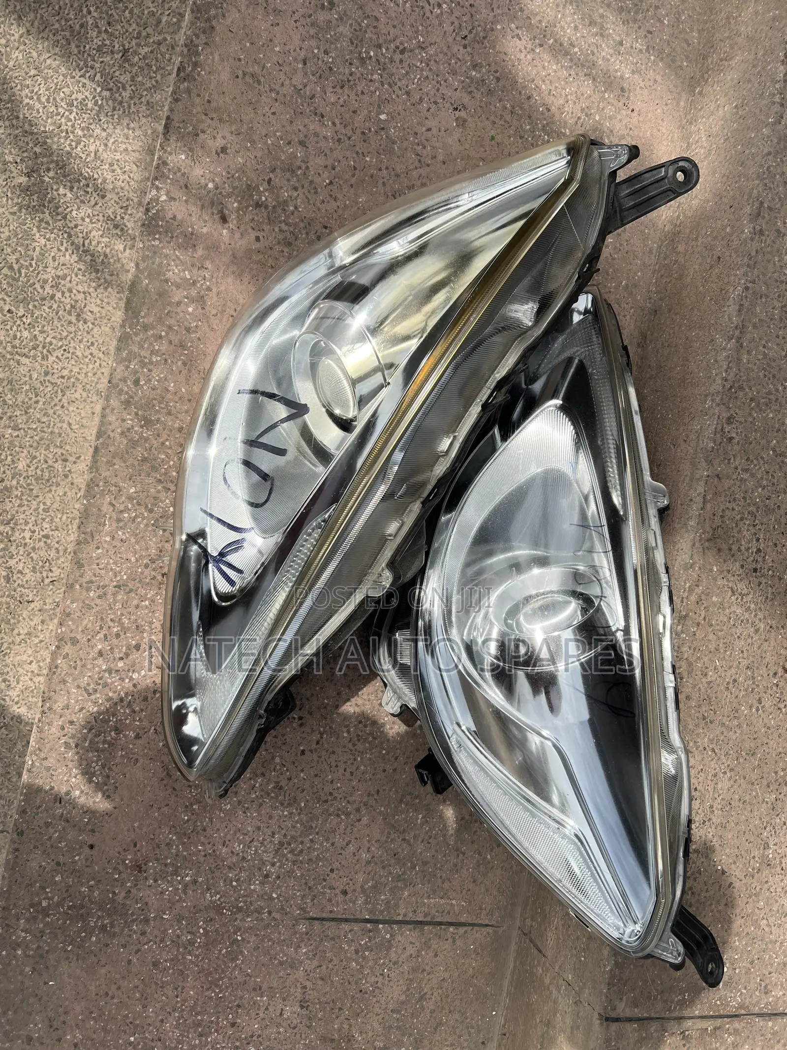 Toyota Aqua Headlight Zenon (2015)