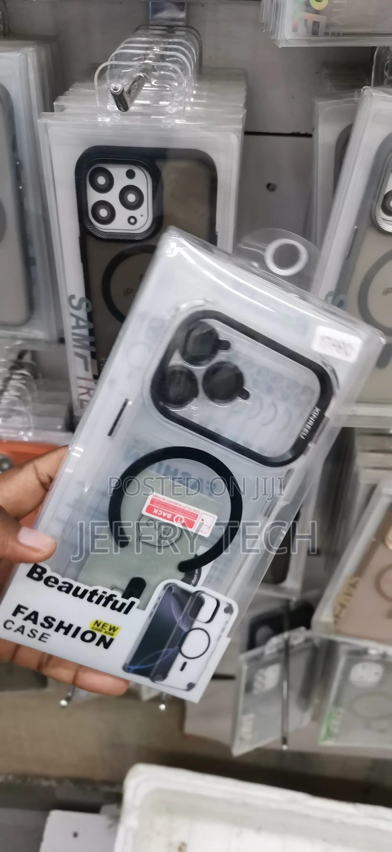 iPhone 17 Pro Xinreeu Luxury Armour MagSafe Case