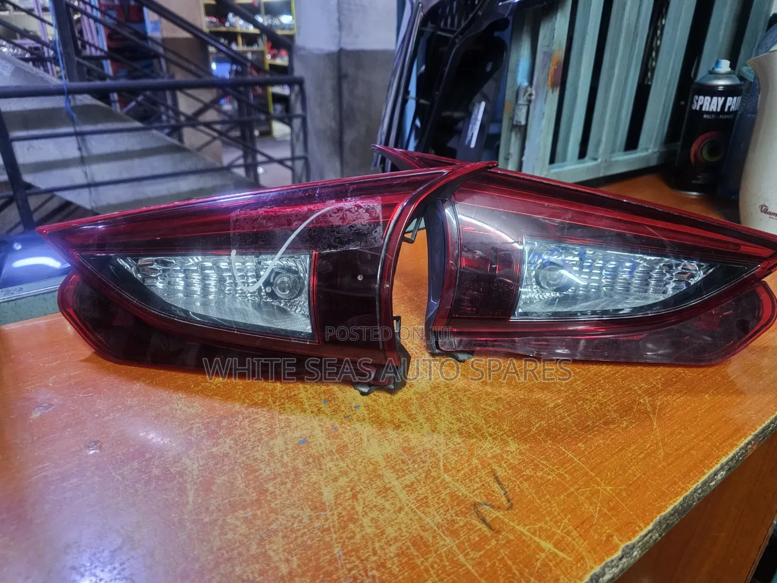 Mazda 3(axela) Bootlight
