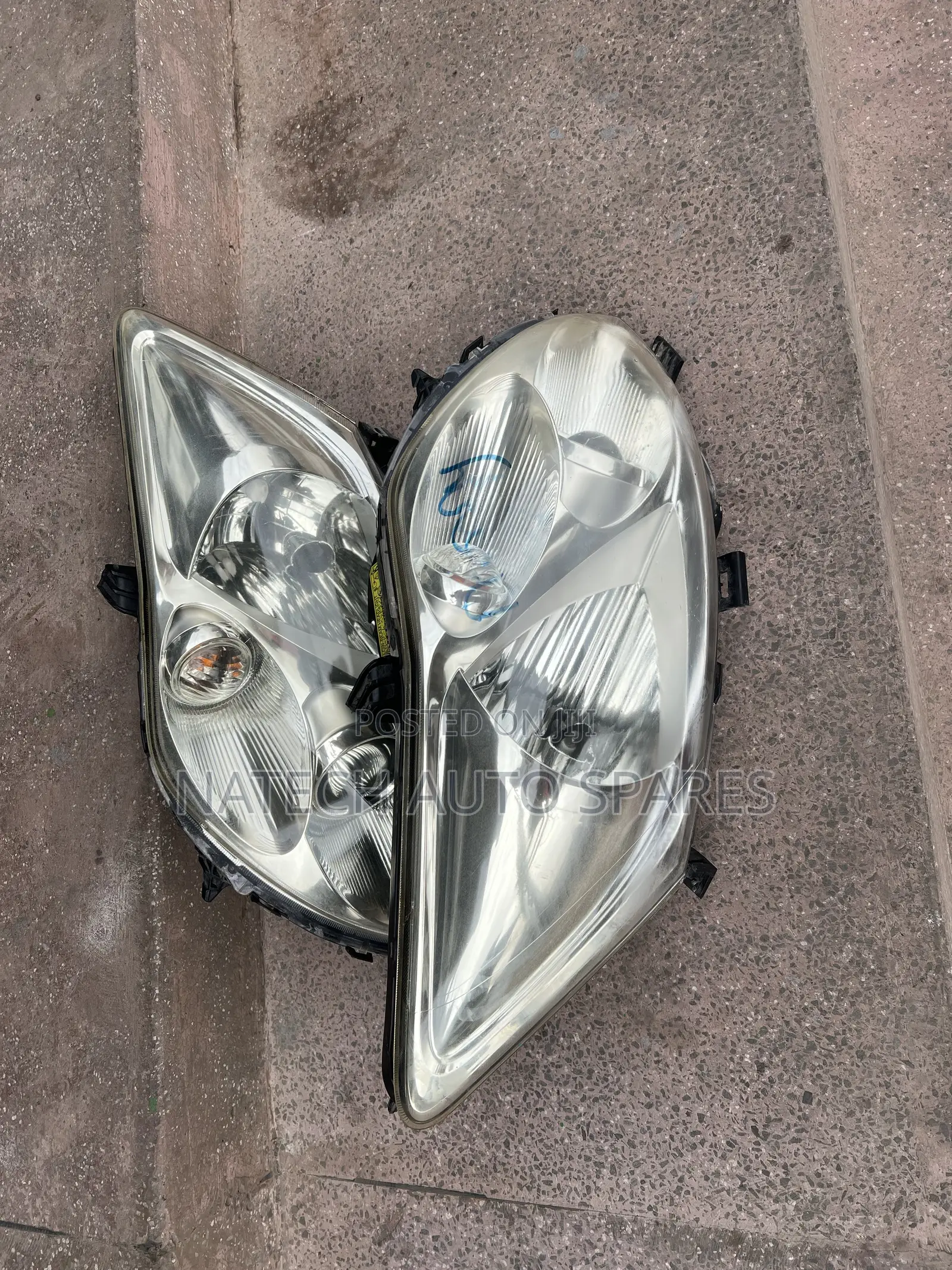 Toyota Auris Headlight Zenon (2005)