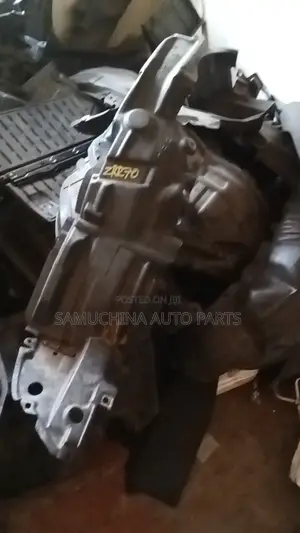 Stone Guard Toyota Noah/ Voxy Zrr70 RHS