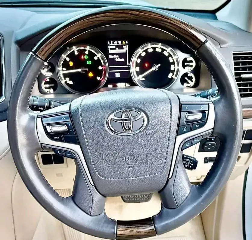 Toyota Land Cruiser 2019 Pearl