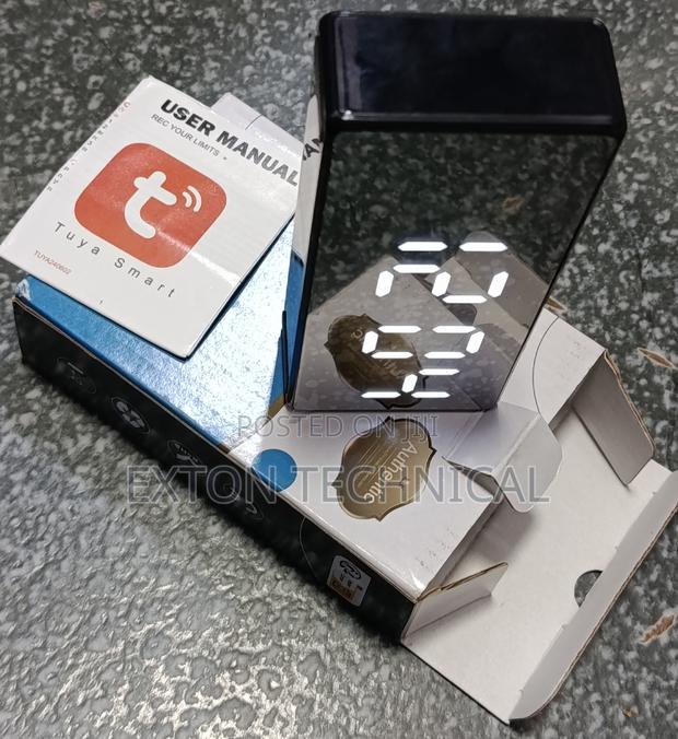 Hidden Mini Table Clock CCTV - main view