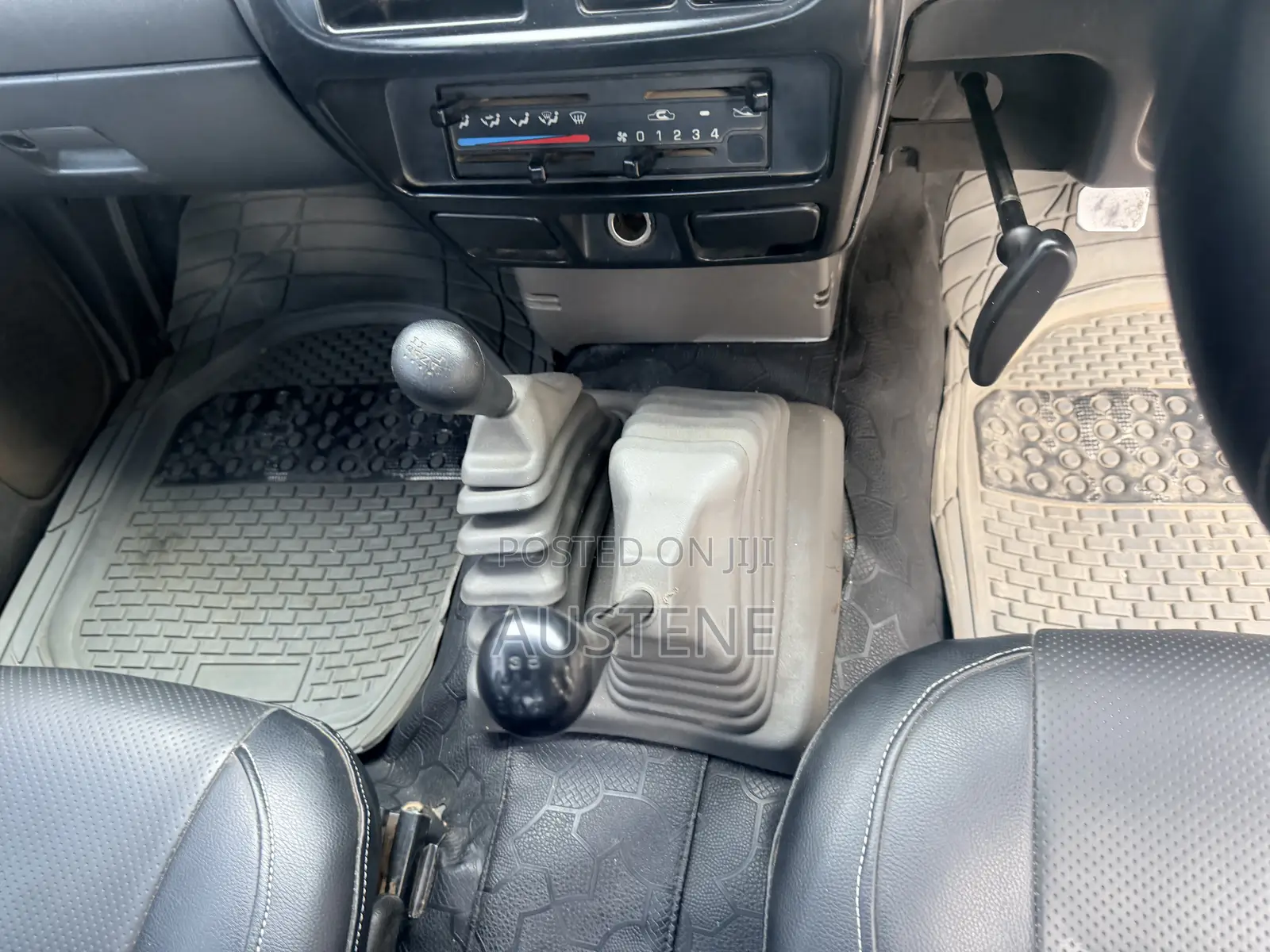 Nissan Hardbody 2009 White