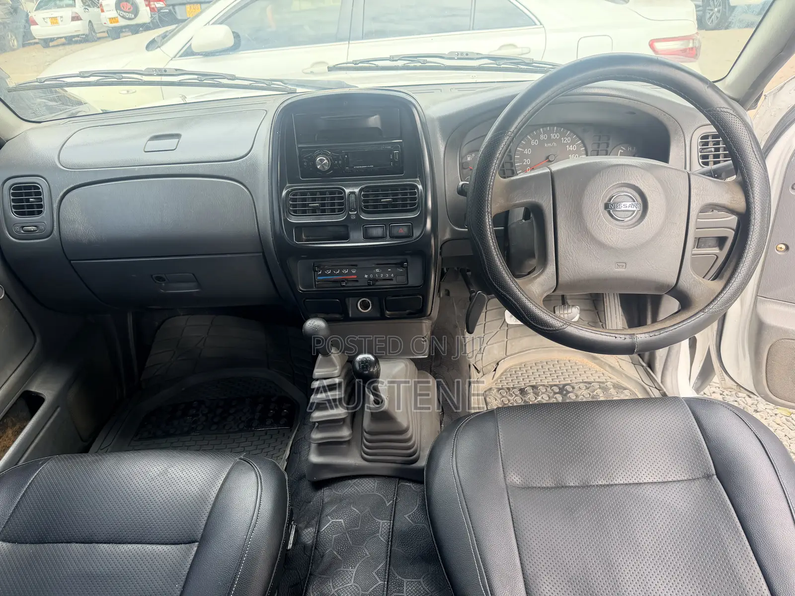 Nissan Hardbody 2009 White