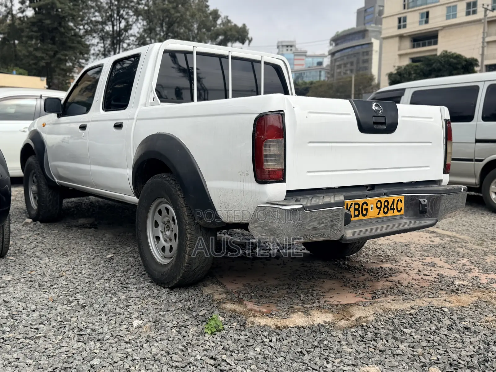 Nissan Hardbody 2009 White