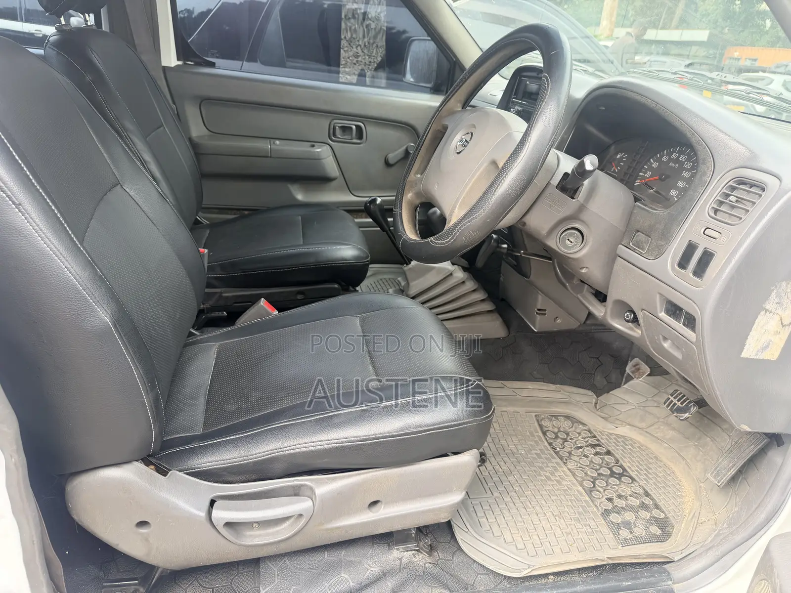 Nissan Hardbody 2009 White