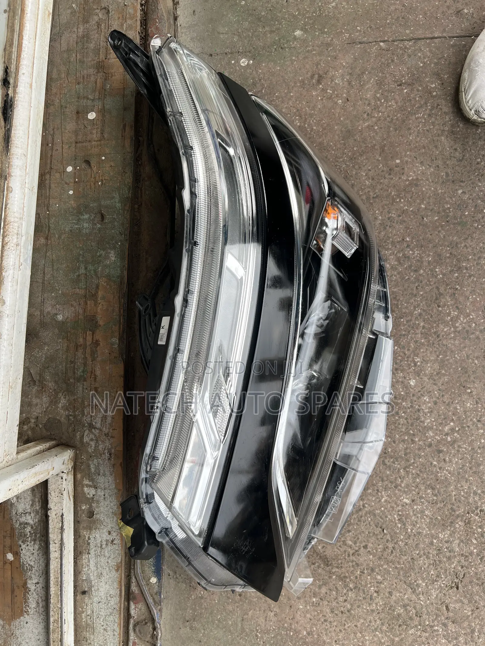Toyota Voxy Headlight (2018)