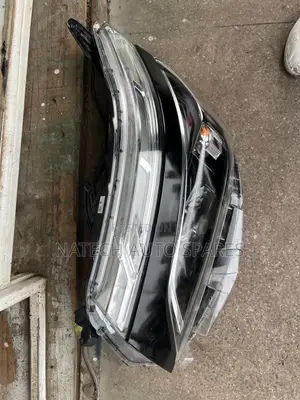 Toyota Voxy Headlight (2018)