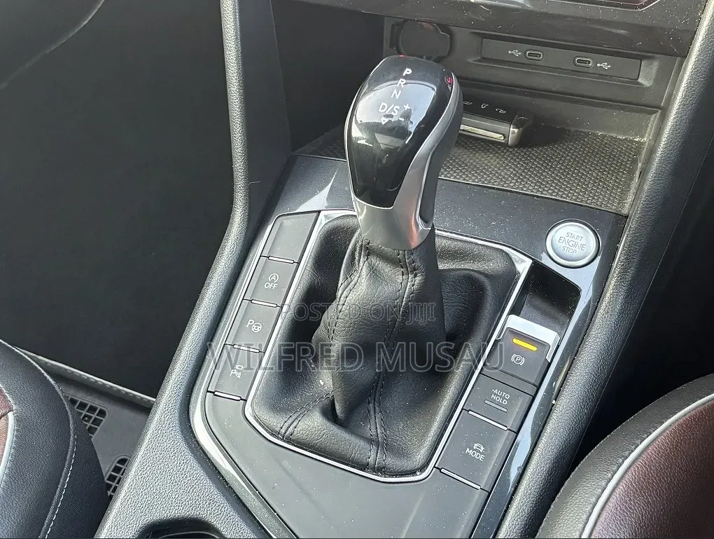 Volkswagen Tiguan 2021 Maroon