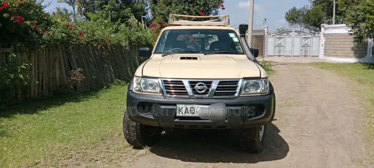 Nissan Patrol 2005 Gold