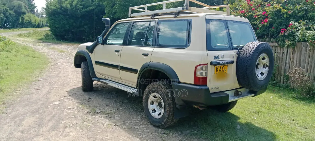 Nissan Patrol 2005 Gold
