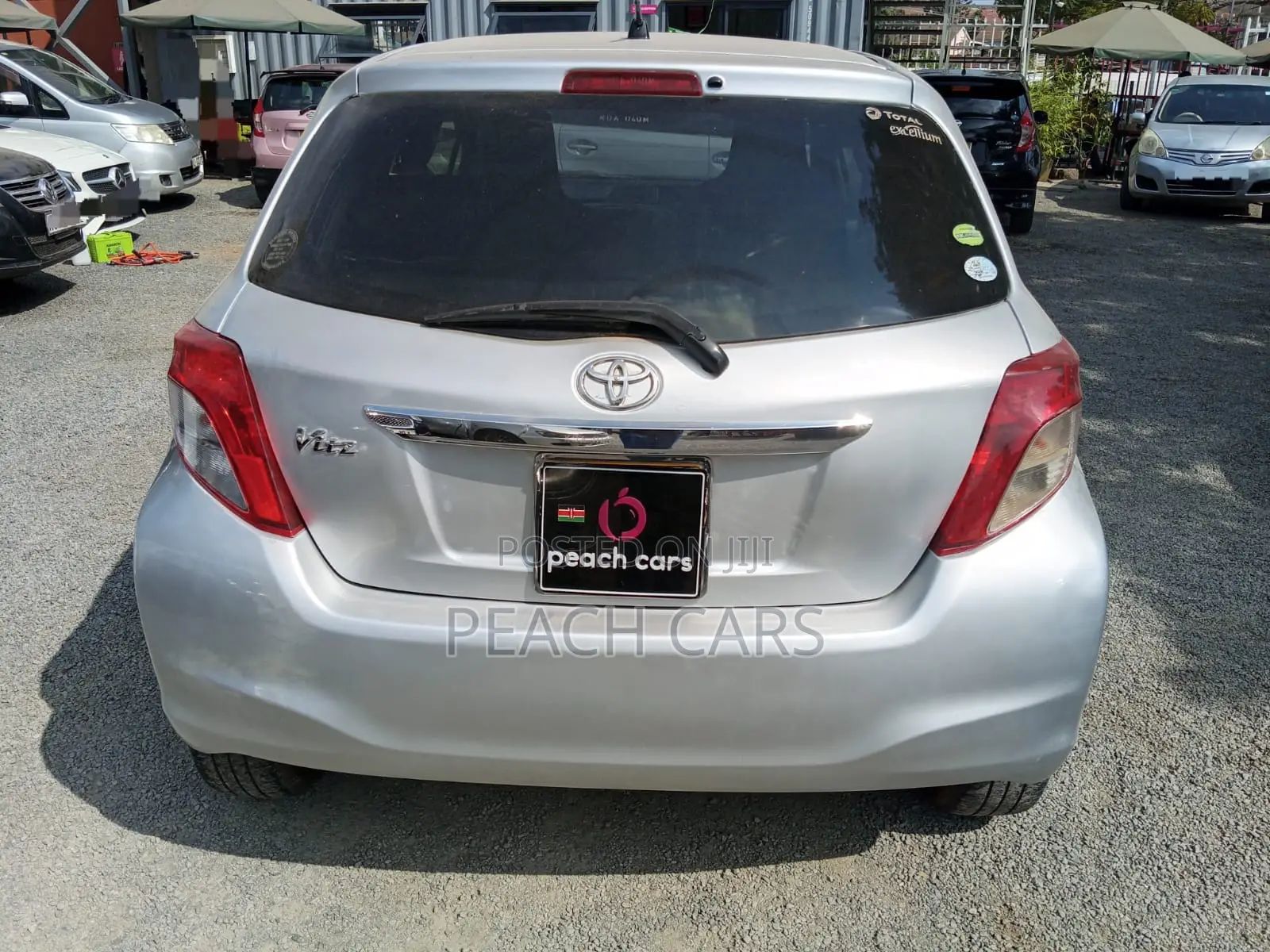 Toyota Vitz 2013 Silver