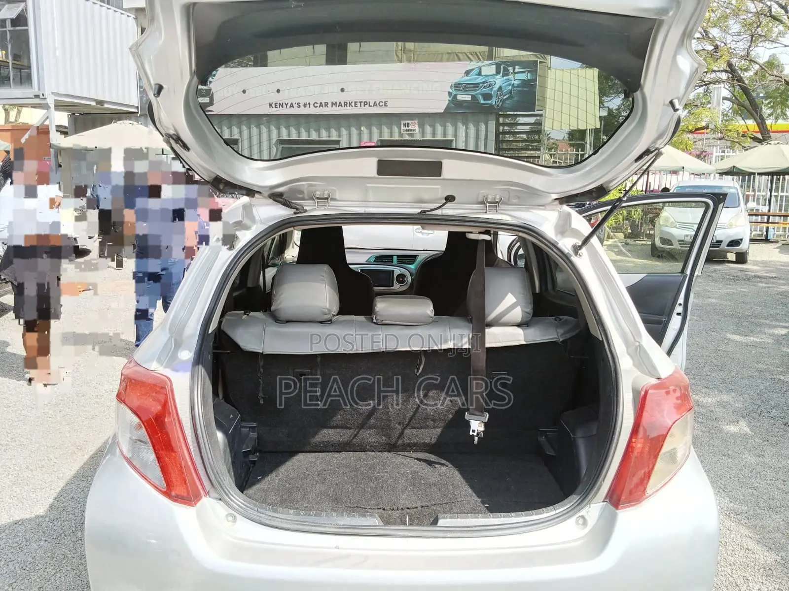 Toyota Vitz 2013 Silver